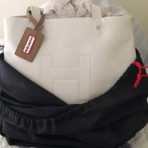 Hunter White/Cream Purse NWOT (includes Hunter dust bag!)